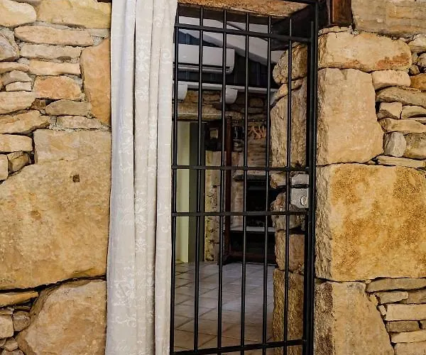 拉康泰莱斯贾丁斯乡村民宿