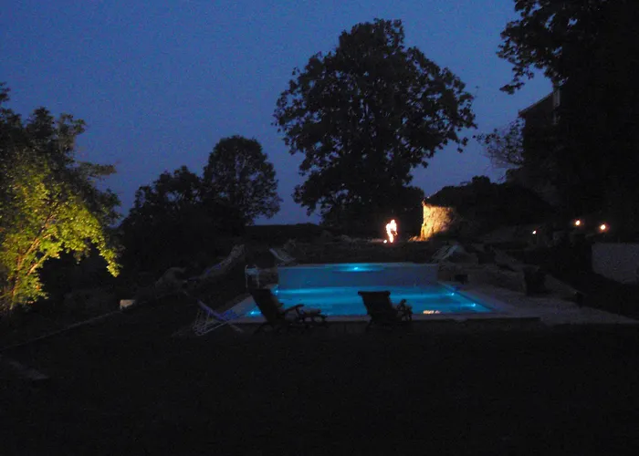 拉康泰莱斯贾丁斯乡村民宿 *