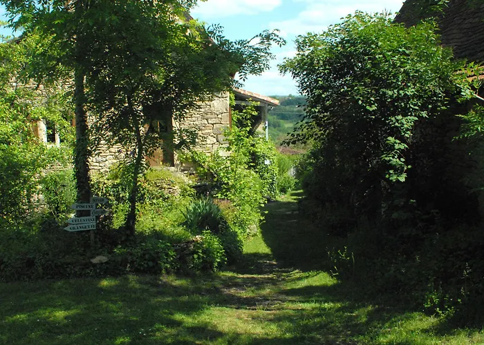乡村民宿 拉康泰莱斯贾丁斯乡村民宿 *