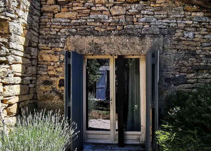 拉康泰莱斯贾丁斯乡村民宿 Lunan